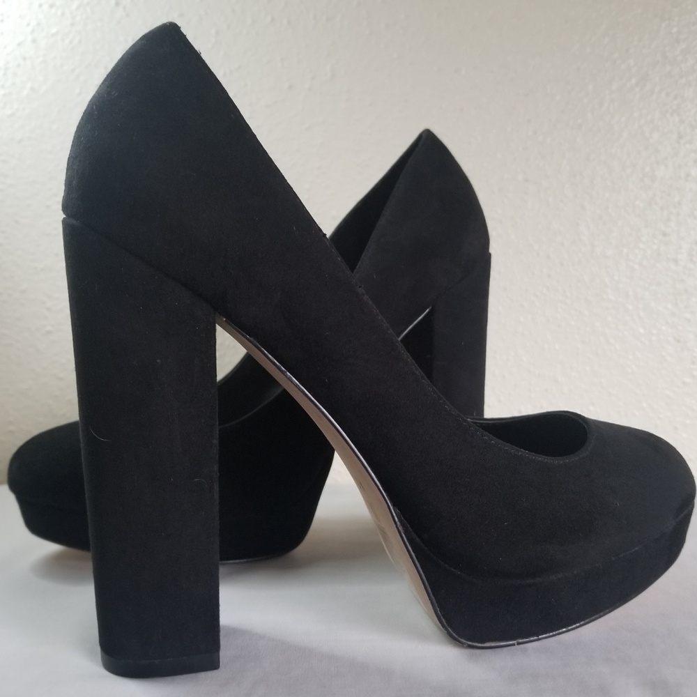 Heels - Picture 6 of 6